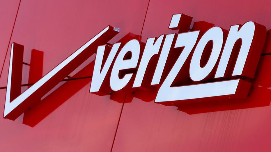 Verizon store logo